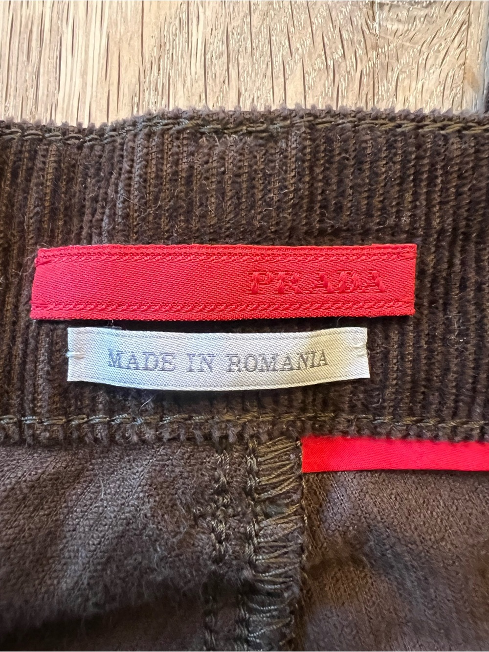Rare Prada Vintage Brown Corduroy Jeans Leather Logo Patch Size 27 - Picture 3 of 5